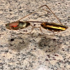 Quay sunglasses w/flip up lenses